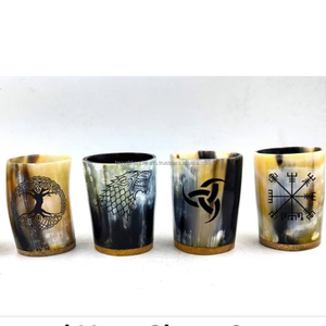 Vidrio de cuerno de búfalo natural hecho a mano, vidrio de cuerno para beber tallado a mano con borde de latón, vaso de cerveza - Product Image 1