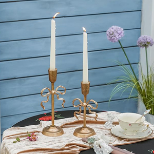 Juego de 2 Portavelas Cónicos de Hierro con Lazo Dorado, Estilo Vintage y Elegante, Candelabros Decorativos Clásicos, Ideales para Centro de Mesa - Product Image 2