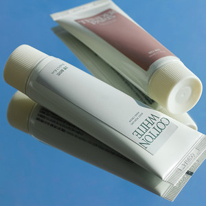 Set de Crema de Manos Perfumada Daily Comma Most, 50 ml, Loción Hidratante, Blanqueadora y Nutritiva para Piel Seca - Product Image 2