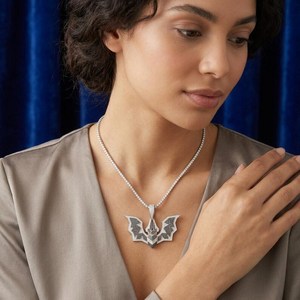 Colgante de murciélago bicolor en moissanita negra y blanca, plata 925 con acabado en rodio, para joyería fina unisex, colgantes y dijes. - Product Image 5