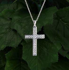 Colgante de Cruz de Moissanita Redonda con Corte Brillante, Plata de Ley 925, Engaste de Canal Religioso, Joyería Fina, Amuleto, Regalo - Product Image 3