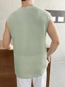 Camisetas sin mangas de algodón y poliéster con cuello redondo para hombre, ideales para gimnasio, correr y actividades al aire libre. - Product Image 3