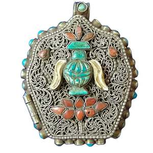 Colgantes de Plata de Ley con Turquesa, Caja Religiosa Tibetana y Diseño Ghau - Product Image 4
