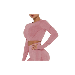 Ensemble de yoga sans couture pour femme avec logo frontal, comprenant un crop top et un legging push-up pour la gym et l'exercice - Product Image 2