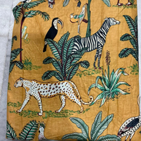 Sac de maison élégant et léger en tissu cambriqué 60x60 en coton biologique lavé, motifs floraux imprimés, écoresponsable, lumineux et joyeux