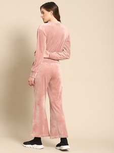 Conjunto de chándal personalizado con lavado ácido, pedrería y perlas, con sudadera con capucha estampada y pantalones de chándal acampanados de cintura gruesa - Product Image 3