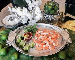 Plato Decorativo de Metal Plateado de Diseño Moderno y Lujoso para Mesa de Comedor y Centro de Mesa, Hecho en India a Precio de Mayoreo - Product Image 5