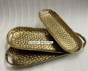 Plateau de luxe en acier inoxydable doré martelé et bois avec poignées, écologique, compatible lave-vaisselle, pour la maison, l'hôtel et le restaurant - Product Image 1