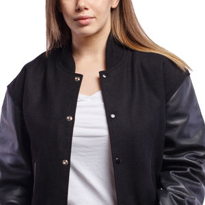 Chaqueta Varsity de Estilo Urbano con Cuerpo de Lana y Mangas de Cuero, Chaqueta Varsity para Mujer en Cantidad al por Mayor - Product Image 6