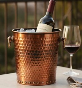 Cubo enfriador de champán de cobre puro hecho a mano de primera calidad con acabado decorativo martillado para accesorios de hotel y bar - Product Image 1