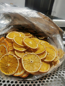 Tranches fines d'orange séchée pour décorations de gâteaux et présentation de desserts, fruits déshydratés de qualité supérieure du Vietnam - Product Image 2
