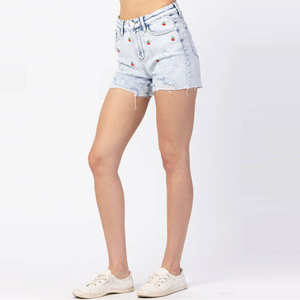 Shorts de mezclilla para mujer, estilo urbano de verano, corte recto, personalizados, desgastados, de algodón oscuro, vintage, a la moda. - Product Image 2