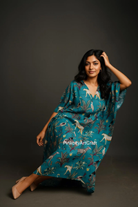 Robe Kaftan en Coton Écologique Faite à la Main pour Femme, Col en V, Tenue d'Été Décontractée, Imprimé Animalier Jungle Safari, Manches Longues Chauve-Souris - Product Image 4