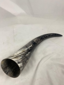 Corne à boire viking artisanale pour la bière, corne de bœuf de haute qualité polie, corne naturelle fabriquée à la main pour boire, artisanat viking - Product Image 1