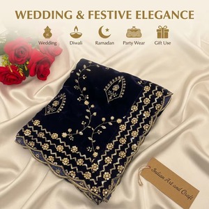 Superbe Dupatta de Mariée en Velours Bleu avec Broderie Florale Zari Dorée Intégrale, Châle et Étole de Mariage Exquises - Product Image 1