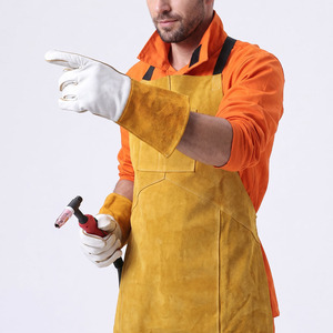 Delantal de soldadura de cuero vacuno clásico premium con mangas protectoras, resistente al fuego y al calor, para trabajo industrial pesado - Product Image 2