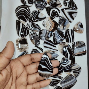 100% cabujón de ágata con bandas negras naturales, piedra preciosa de alta calidad, Ágata con bandas negras para la fabricación de joyas, mayorista de piedras preciosas sueltas - Product Image 1