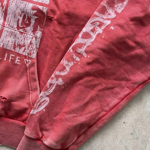 เสื้อฮู้ดดี้ผู้ชายแบบคลาสสิก OEM ปรับแต่งได้ คุณภาพสูง 100% ผ้าฟลีซ 280-300 กรัม (ผ้าผสมฝ้าย-โพลีเอสเตอร์) ซับในแบบดิจิตอล - Product Image 4