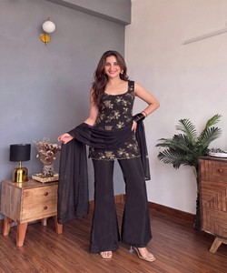 Ensemble haut et pantalon palazzo en georgette moderne avec broderie et sequins, avec dupatta, tenue ethnique pour femmes, tenue de soirée 86700 KALEESHA KF-KB-670 - Product Image 1