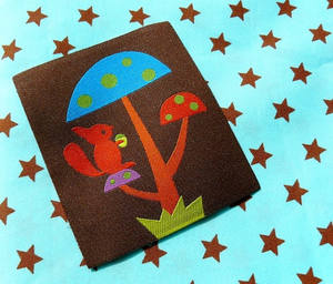 Etiqueta tejida para ropa con logotipo de marca personalizado, sin pedido mínimo, plegable en el extremo, cortada para plegar - Product Image 1