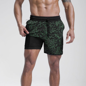 Shorts de sport sublimés pour hommes, durables, avec logo personnalisé, respirants et anti-transpiration, pour l'entraînement et l'exercice. - Product Image 3