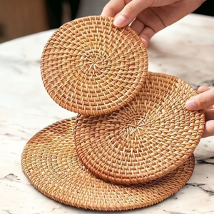 Sous-verres ronds en bambou naturel et rotin, fabriqués au Vietnam, résistants à la chaleur, faits à la main, tapis de support pour tasses - Product Image 1