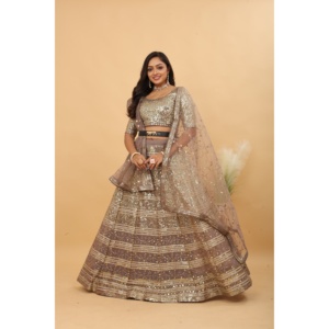 Belle Lehenga Choli brodée pour les fêtes de bal - Product Image 2