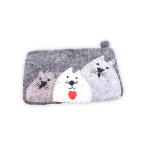 กระเป๋าใส่เครื่องประดับรูปครอบครัวแมวทำจากผ้าสักหลาด - Product Image 1