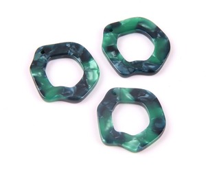 Boucles d'oreilles en résine faites à la main avec un design unique, de qualité supérieure, style moderne pour femmes et filles, idéales pour les fêtes - Product Image 2