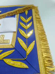 Tablier maçonnique en cuir d'agneau de qualité traditionnelle, brodé avec les symboles Orange Ordre Royal, Croix Rouge et Maître de la Broderie - Product Image 6
