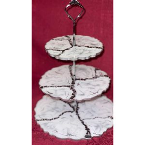 Support à gâteau en résine au design unique pour une décoration élégante de table de dessert, vaisselle de fête et décorations de table - Product Image 3