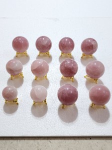 Esfera de Cuarzo Rosa, Piedras Preciosas, Suministros de Cristal al por Mayor, Esferas de Cristal Naturales Hechas a Mano, Resistentes al Agua, Amayra Crystals - Product Image 6
