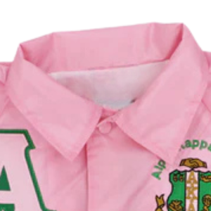 Chaqueta Ligera Casual para Mujer, Marca AKA, Color Rosa, con Botones Frontales, Letras Bordadas Verdes y Escudo, para Hermandades - Product Image 3