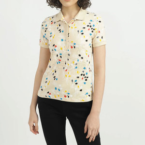 Polo classique avec col côtelé et texture lisse pour un style décontracté et élégant. Polo élégant. - Product Image 2