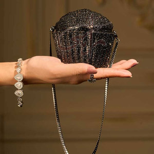 Bolsos de Mano de Moda para Mujer con Borlas de Perlas y Diamantes, Hechos en Pakistán, de Alta Calidad, Personalizables, para Uso Nocturno, Servicios OEM - Product Image 3