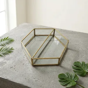 Bandeja Decorativa Hexagonal de Vidrio con Espejo, Lacada, Moderna y de Lujo, Diseño Artesanal, Organizador de Almacenamiento Metálico para Escritorio y Joyería - Product Image 3