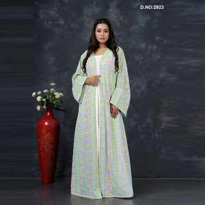 Robe pour femme en georgette traditionnelle brodée Chikankari de qualité supérieure, élégante et sobre, disponible à la vente - Product Image 1