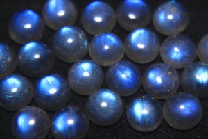 Cabochon de labradorite bleue naturelle brillante en gros, pierre précieuse lisse et non montée, cristal de haute qualité 6 mm, certifié par un tiers - Product Image 6