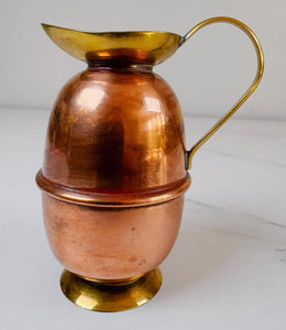 Pichet vintage en cuivre avec poignée courbée, finition lisse, carafe à eau en métal pour boissons, idéal pour les fêtes, design durable, bec verseur en laiton - Product Image 5