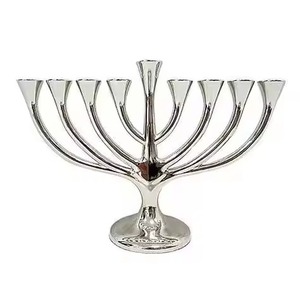 Candelabro de Metal de Lujo con 7 Brazos, Elegante Centro de Mesa Decorativo para el Hogar - Product Image 4