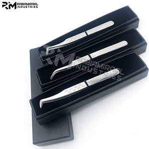Pinzas para pestañas RMI Professional de acero inoxidable de alta calidad con punta de fibra a 75 grados y diseño Big Kitty. - Product Image 4