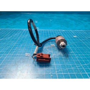 วาสโก้ P110-31W2B-X/9133 สวิตช์แรงดันขนาดกะทัดรัด ใช้ได้ทันที อะไหล่อุปกรณ์เซมิคอนดักเตอร์รุ่นเก่า - Product Image 3
