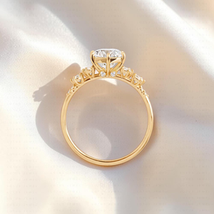 แหวนเพชรทรงกลม 1 กะรัต แบบวงแหวนเรียบ 18k ทองคำ พร้อมวงแหวนซ่อนรอบเพชร สำหรับงานหมั้น งานแต่งงาน หรือเป็นของขวัญ พร้อมใบรับรอง IGI - Product Image 5
