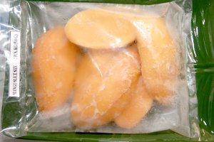 Vietnam Frozen Mango Cheeks IQF Peeled Mango Halves High Brix Content Natural Yellow Fruit Wholesale - Product Image 2
