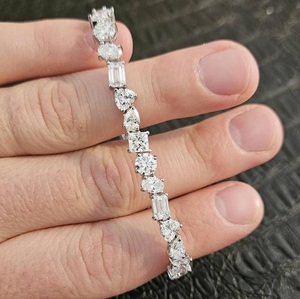 Pulsera Elegante para Mujer en Oro Blanco de 18K con Diamante Ovalado de 17Ct Cultivado en Laboratorio, Bañada en Rodio, Certificada por IGI, para Aniversario de Bodas - Product Image 1