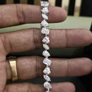 Multiple Diamond Stone Elegant Lab Grown Diamond Bracelet 18KT Solid Gold IGI Certified Bracelet For Women's Anniversary Gift - Product Image 4