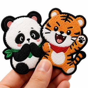 Écussons brodés en chenille personnalisés, motifs animaux mignons (ours, chat, chien, lapin, renard, panda, tigre, poussin) pour vêtements et vestes d'enfants - Product Image 3