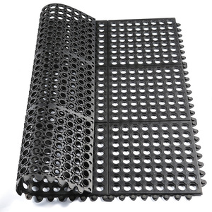 แผ่นยางระบายน้ำขนาด 3' x 3' แบบโมดูลาร์ ประกบกันได้ ป้องกันการลื่น สีดำ - Product Image 2