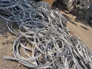 Déchets de fil d'aluminium de haute pureté de qualité supérieure pour le recyclage avec service de cintrage et taux de récupération élevé – Meilleur prix en stock, pas cher - Product Image 5