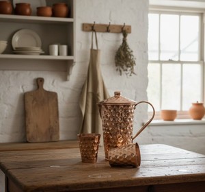 Ensemble carafe et verre à eau en cuivre pur de style bohème avec couvercle à poignée métallique et composants en verre, capacité 1,5 L - Product Image 2
